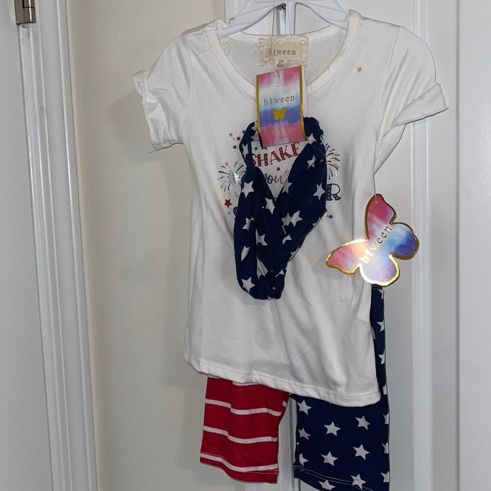 3 piece set Sz 2T NWT’s